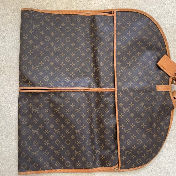 Louis Vuitton Monogram Garment Bag - Picture 9 of 10